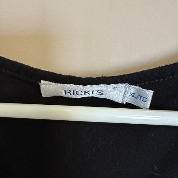 183 Ricki's Sleeveless Flowy Blouse - Picture 2 of 4